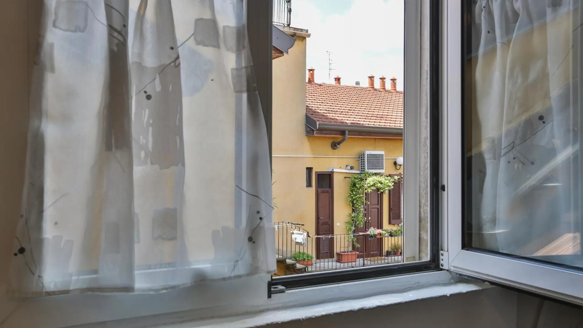 Commenda White Studio Milano