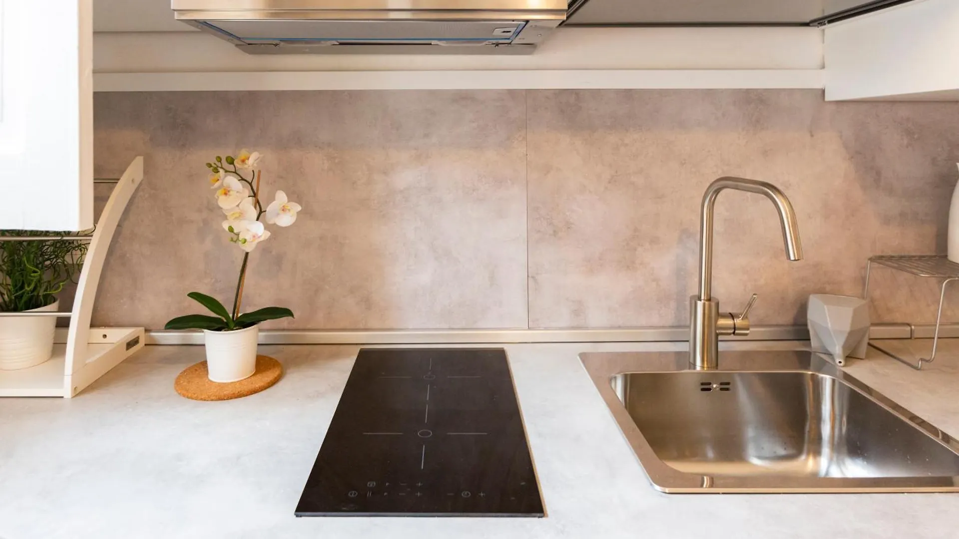 Commenda White Studio Milano